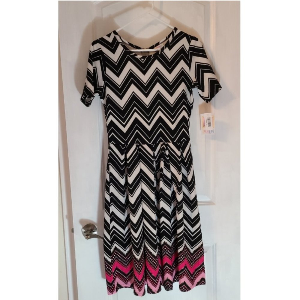 NWT LuLaRoe Amelia Chevron